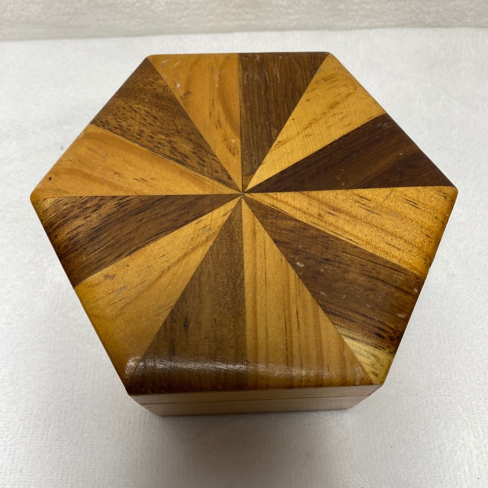 VTG Two-Toned Wooden Trinket‎ Box Hexagon Inlaid  Starburst Wood Hinged Keepsake